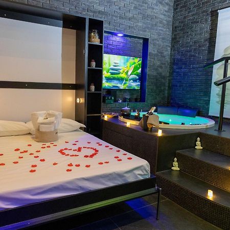 Lungomare Suite & Spa Naples Luaran gambar