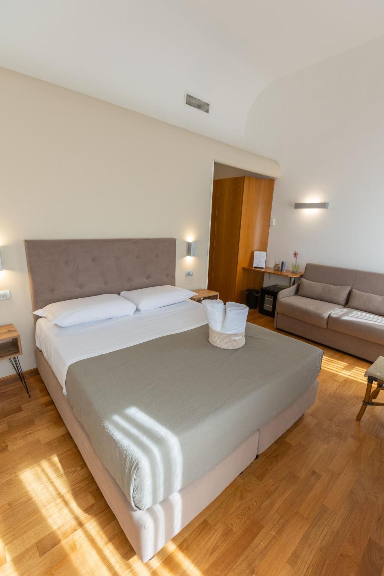 Lungomare Suite & Spa Naples Luaran gambar