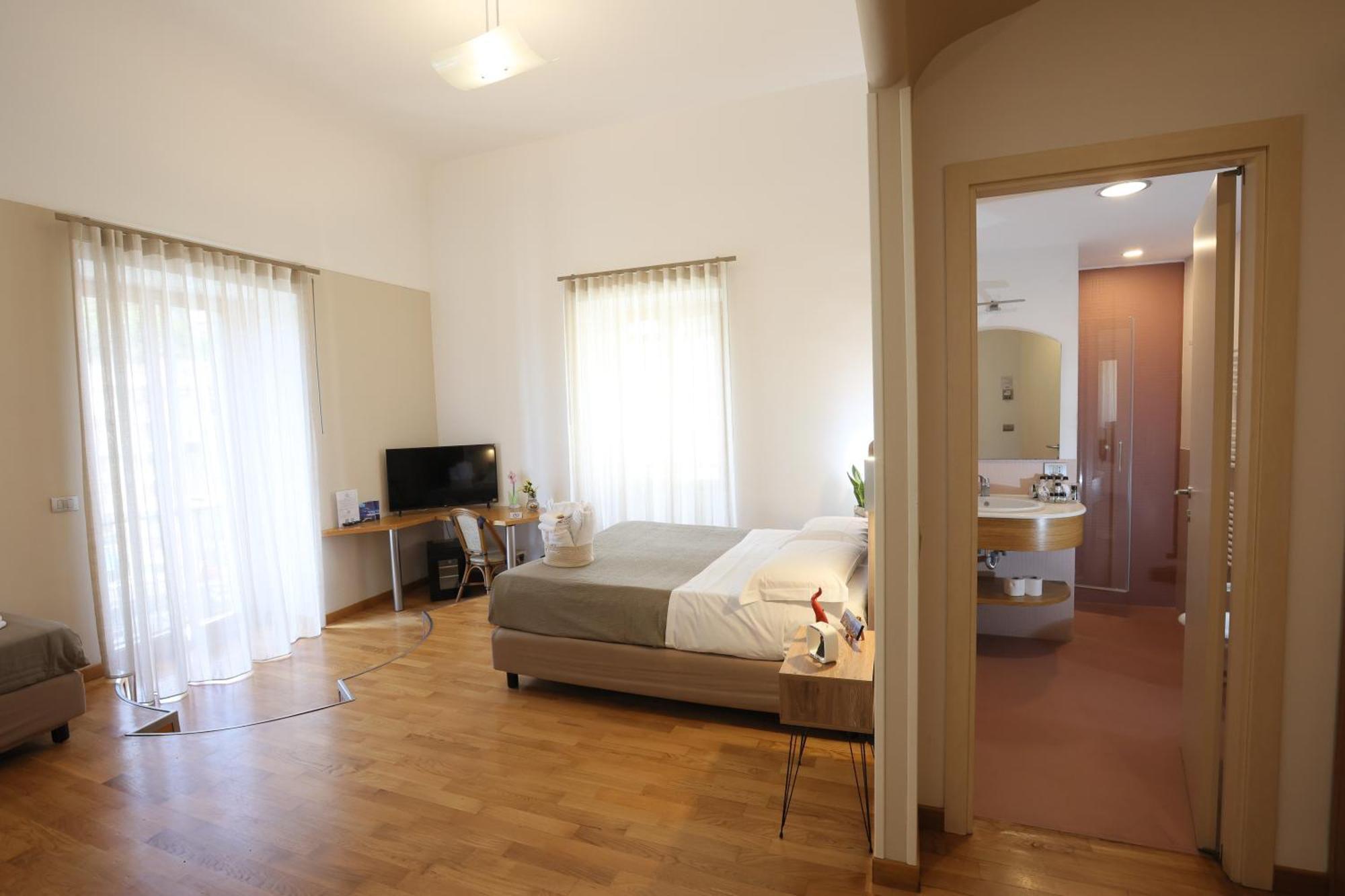Lungomare Suite & Spa Naples Luaran gambar